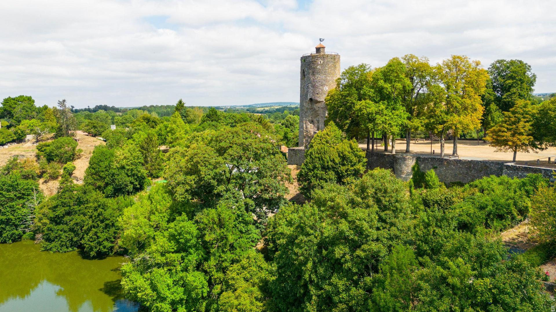 Vouvant Petite Cité de Caractère et Cité Médiévale en Vendée