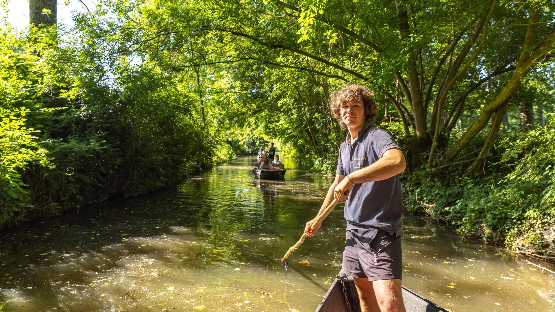Balade en barque dans le Marais poitevin avec guide batelier