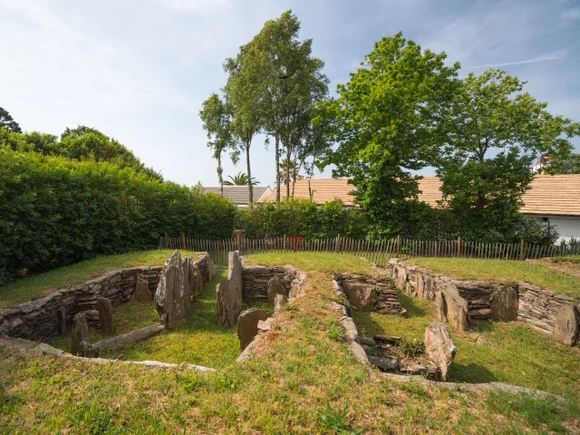 megalithe-cairn-la-foret-fouesnant.jpg