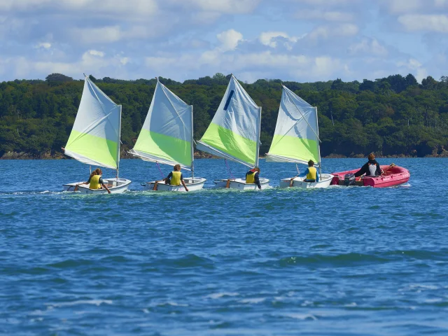 centre-nautique-de-kerleven-la-foret-fouesnant-optimist-bernard-galeron.jpg