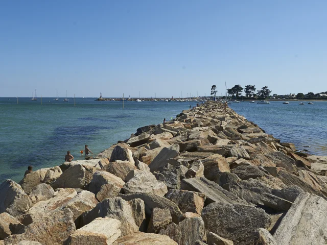 plage-de-kerleven-jetee-la-foret-fouesnant-galeron.jpg