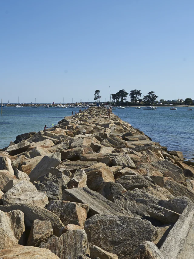 plage-de-kerleven-jetee-la-foret-fouesnant-galeron.jpg