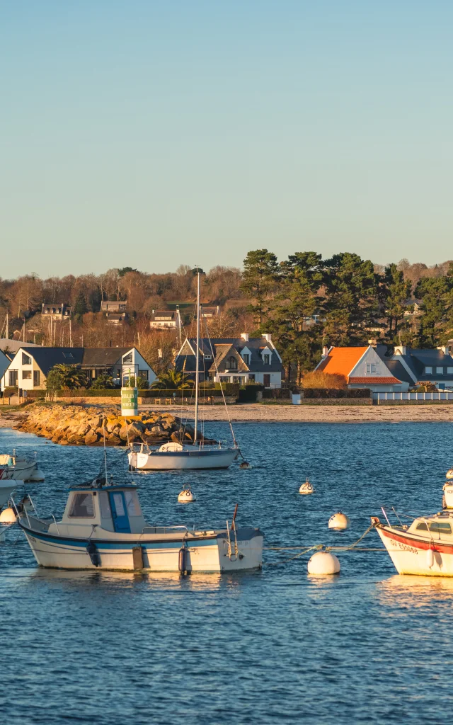 Plage De Kerleven La Foret Fouesnant Bateau Poriel