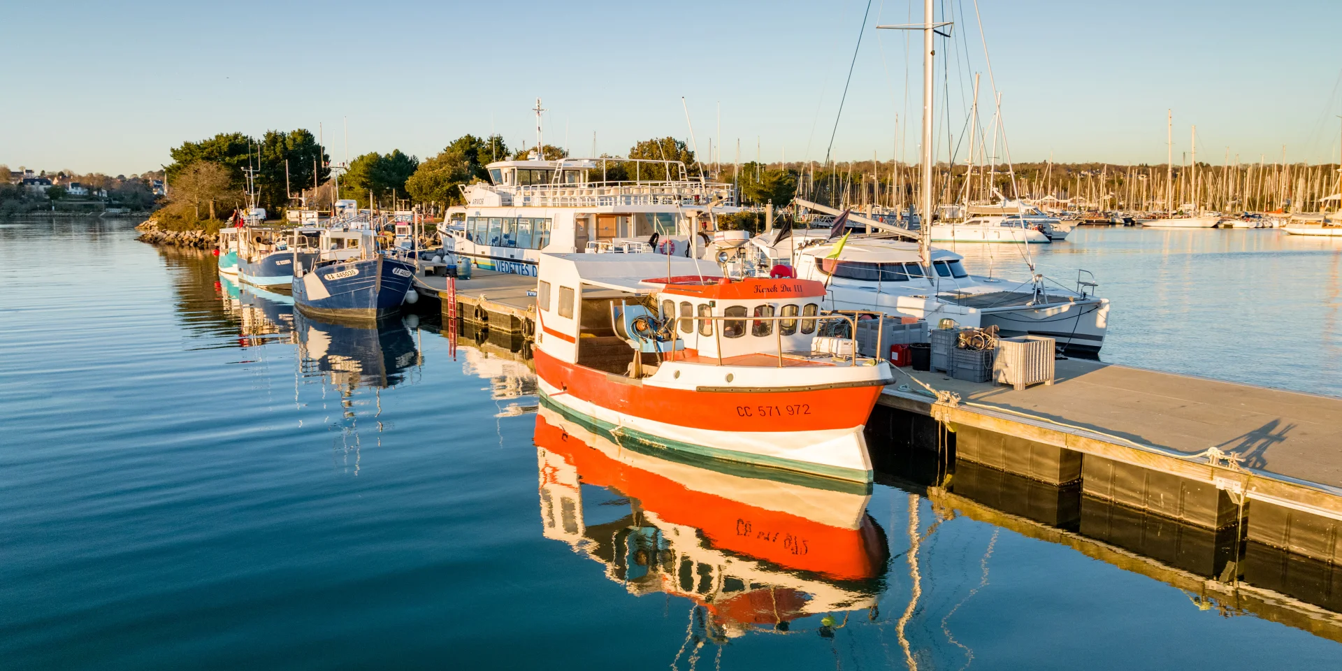 Port De Peche La Foret Fouesnant Bateau Hiver Poriel