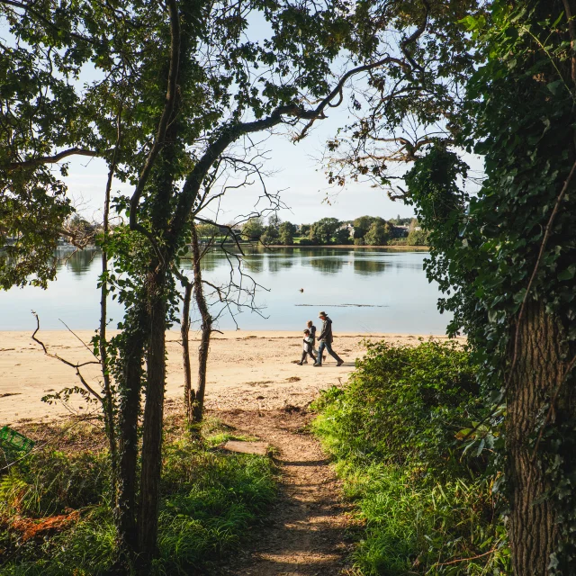 Beach walk Anse Penfoulic Autumn Poriel