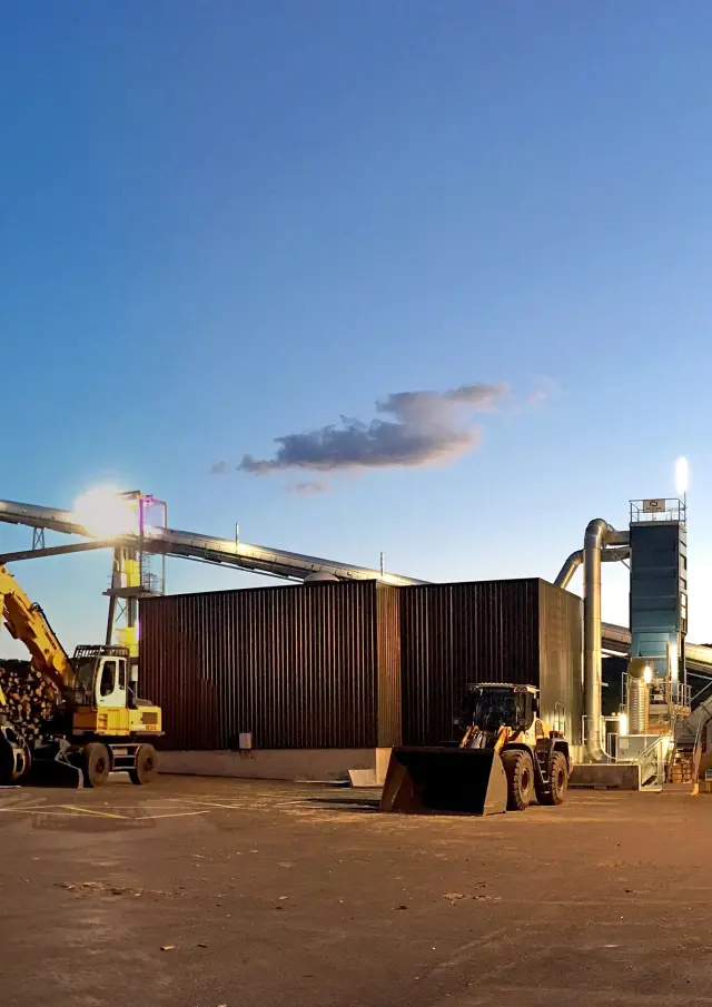 ASCII   Kolor stitching | 8 pictures | Size: 7378 x 2864 | Lens: Standard | RMS: 3.10 | FOV: 106.66 x 38.24 ~ 10.97 | Projection: Cylindrical | Color: LDR |