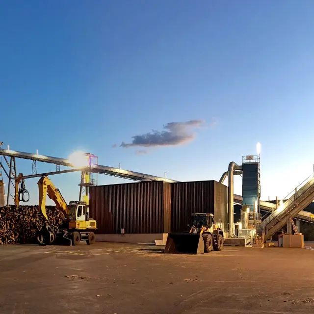 ASCII   Kolor stitching | 8 pictures | Size: 7378 x 2864 | Lens: Standard | RMS: 3.10 | FOV: 106.66 x 38.24 ~ 10.97 | Projection: Cylindrical | Color: LDR |