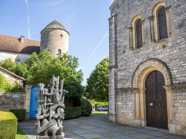 Sculpture in front of the Eglise des Arques