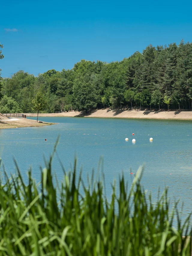 Swimming at the Ecoute lake if it rains in Gourdon