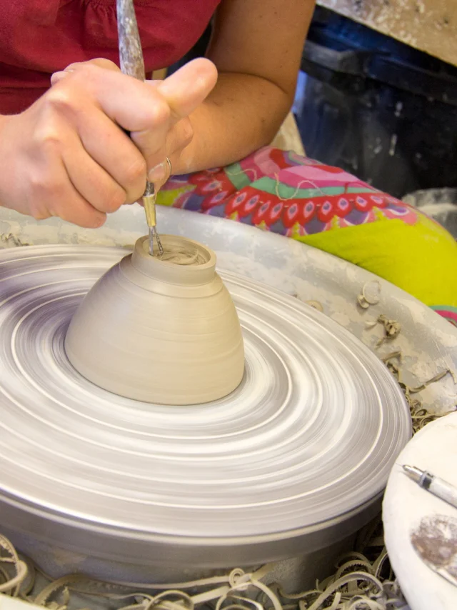 Shaping a bowl - artisan potter from Uzech-les-Oules