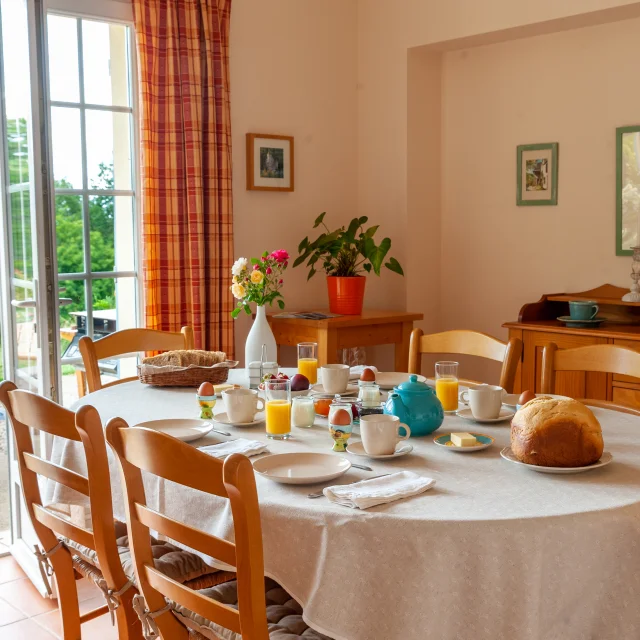 Breakfast in a guest room