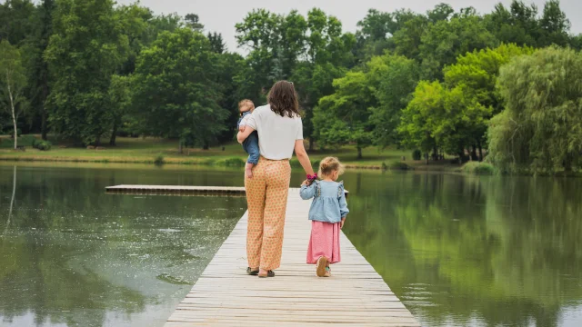 Family at the Cayre lake