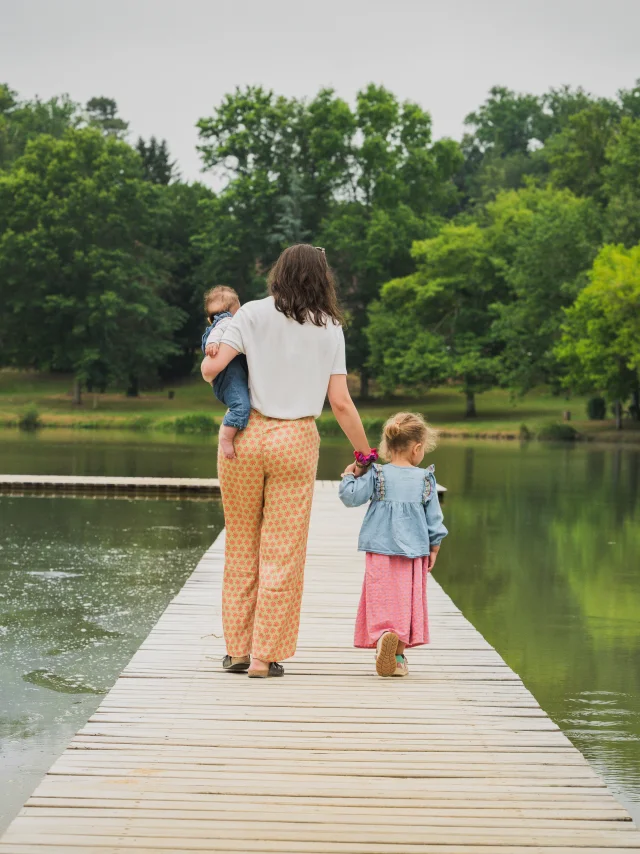 Family at the Cayre lake