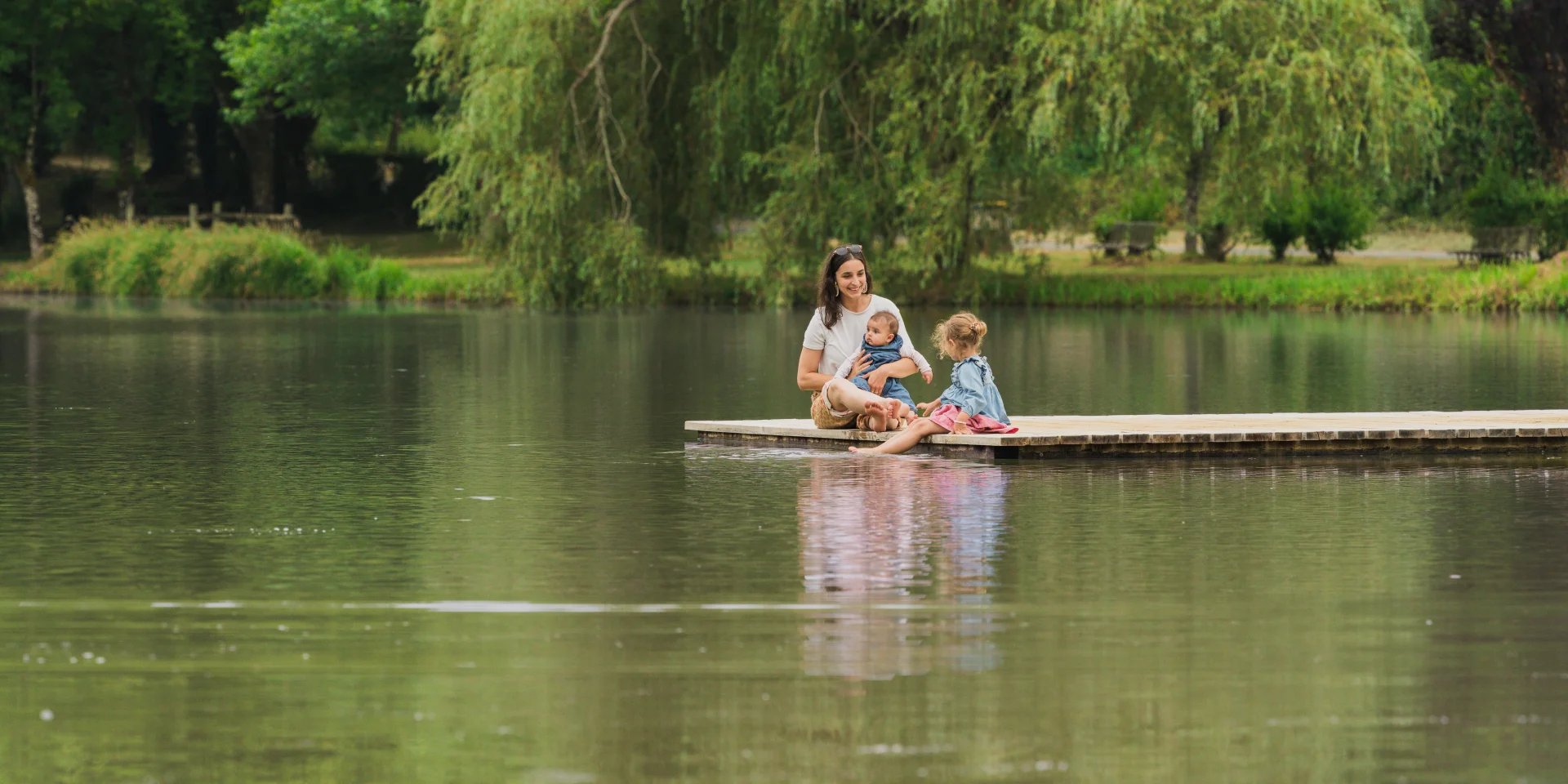 Family at the Cayre lake
