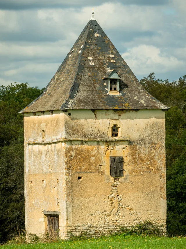 Pays De Gourdon Entre Lot Dordogne F.lacan 041024132318