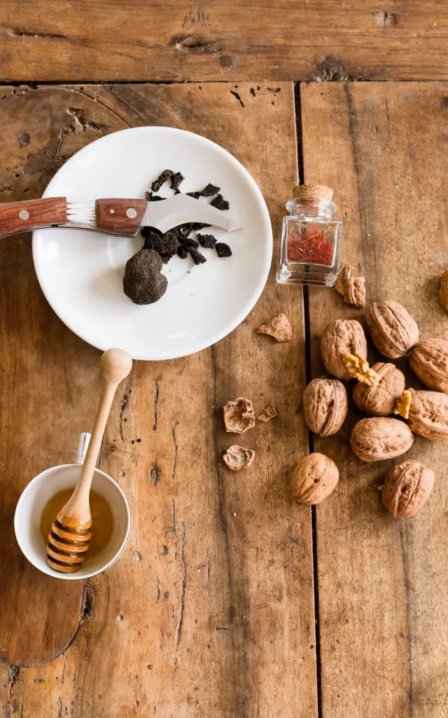 Pays De Gourdon Entre Lot Dordogne F.lacan 180225133657