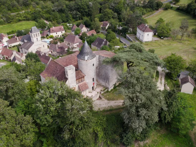 Aerial view of Peyrilles and its castle