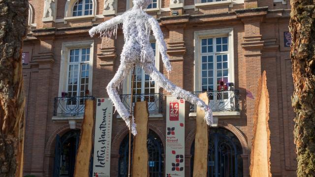 Scenography on the square of the Olympe de Gouges Theater©PhilippeColin