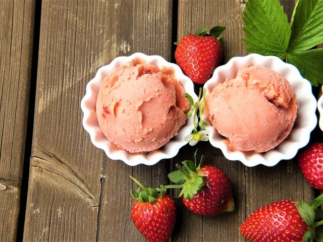 Strawberry Ice Cream@image Par Silvia De Pixabay
