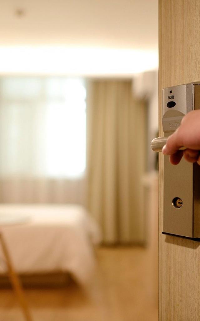 hotel-1330850-1280.jpg