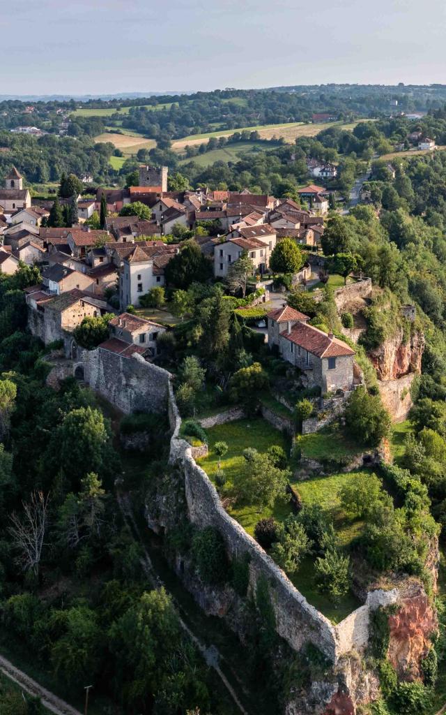 Vue aérienne de Capdenac-le-Haut, classé parmi les Plus Beaux Villages de France