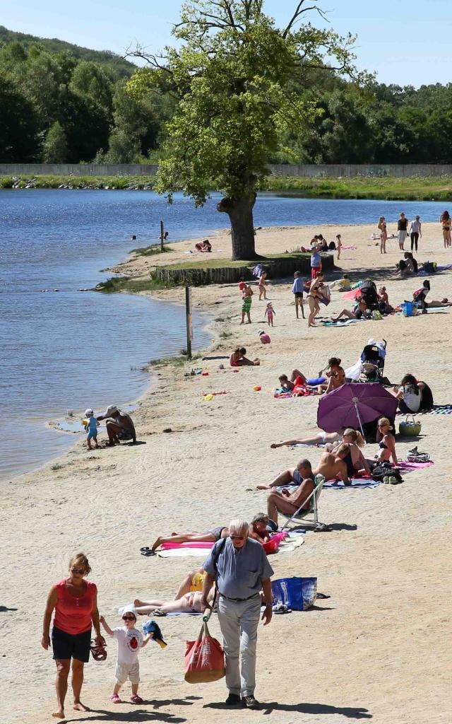 Plage du lac du Tolerme