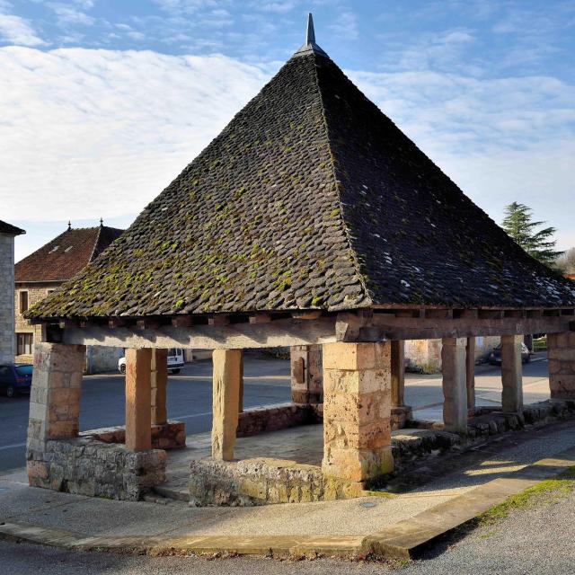 La halle de Thémines, Causses du Quercy