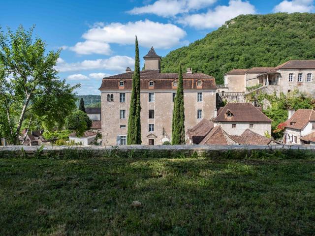 Verger au Château de Larnagol, vallée du Lot