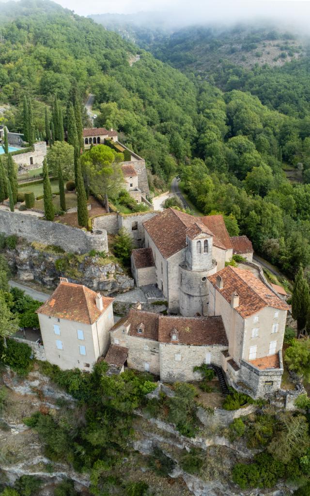 Pueblo y castillo de Montbrun