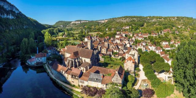 Le village et l'abbaye de Marcilhac-sur-Célé