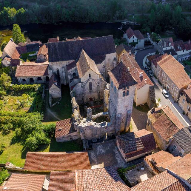 Ruines de l'abbaye de Marcilhac-sur-Célé