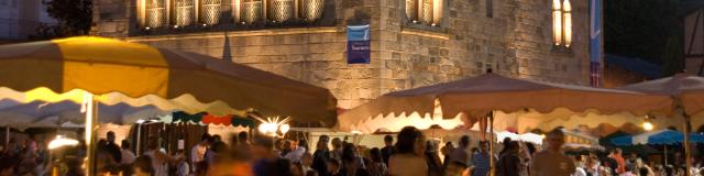 Marché Nocturne Figeac Lot Tourisme
