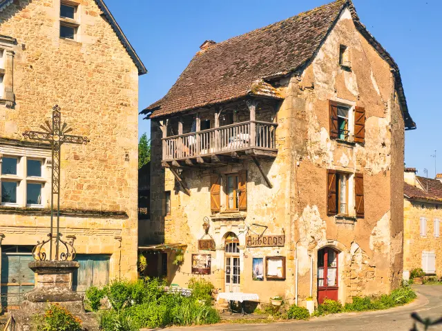 Maison médiévale, Anglars