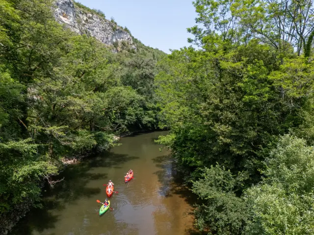 Canoë sur la vallée du Célé