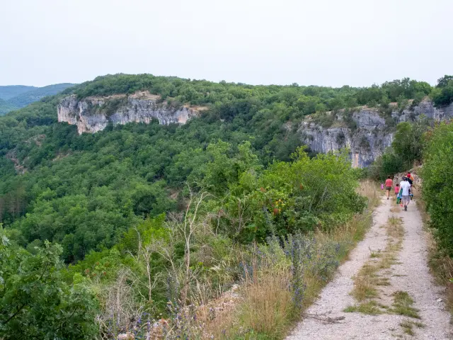 Senderistas en el sendero