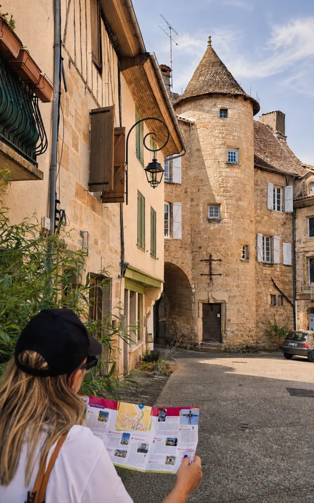 Visite de Lacapelle-Marival avec les parcours Les Clés de Lacapelle-Marival
