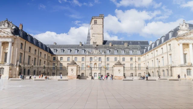 Palais des Ducs de Bourgogne - Route des Grands Crus de Bourgogne