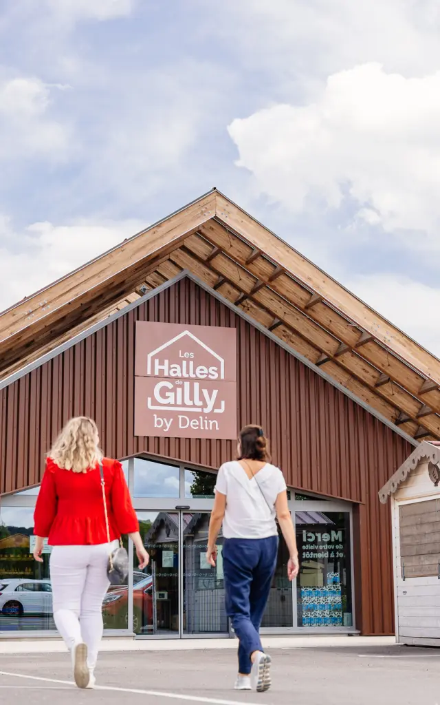 Les Halles de Gilly by Delin