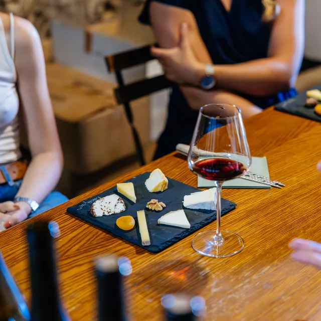 Domaine Shaps à Meursault. Fromages Et Vin