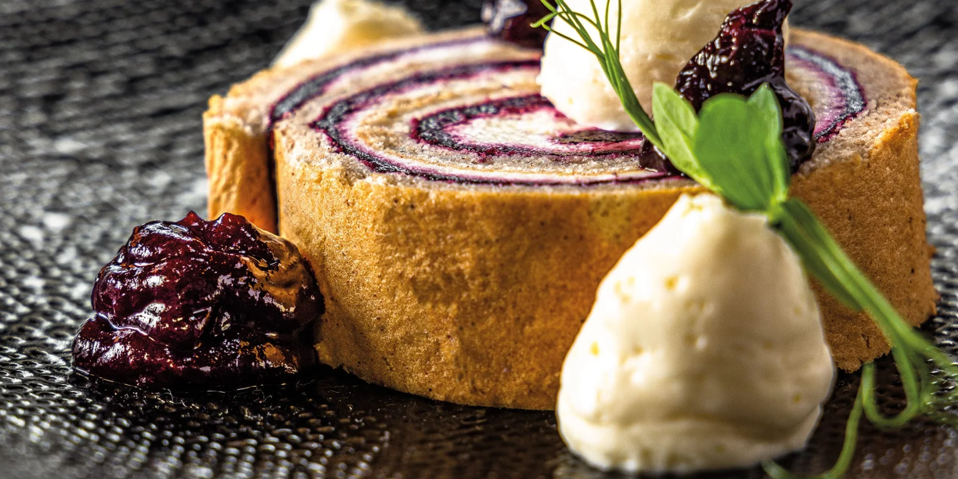 Roule Pain Depice Et Cassis