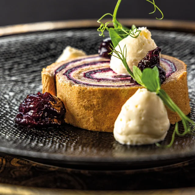 Roule Pain Depice Et Cassis