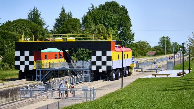 Canal Lateral Garonne Montech Slope Water 029 Dlachas