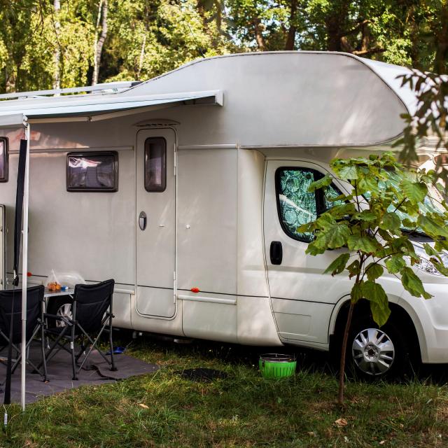 Wohnmobil weiß Tisch Stühle Cote
