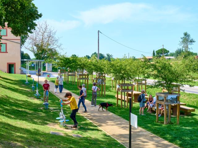 Aire de jeux - Canal Latéral Garonne Montech Pente Eau