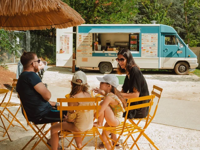 Pause déjeuner au foodtruck de Saint Sard'Ô