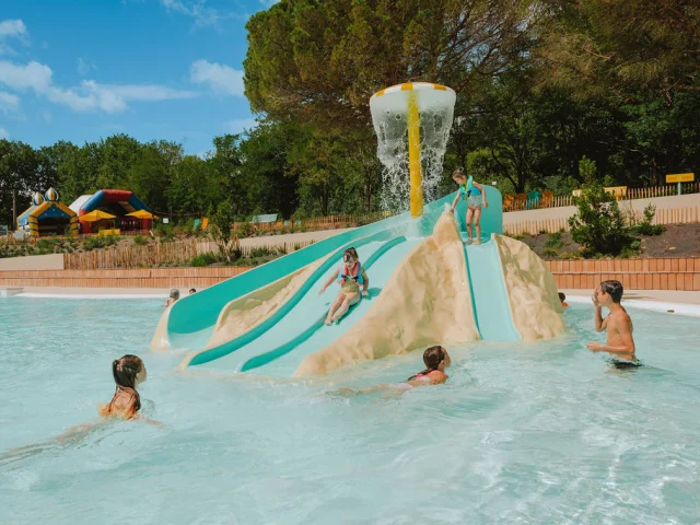 Toboggans ludiques à Saint Sard'Ô