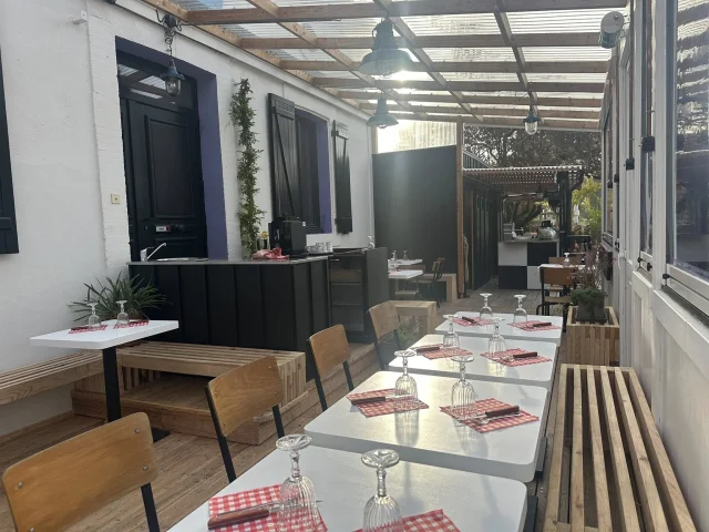 Restaurant La Belle équipe habillé pour l'hiver