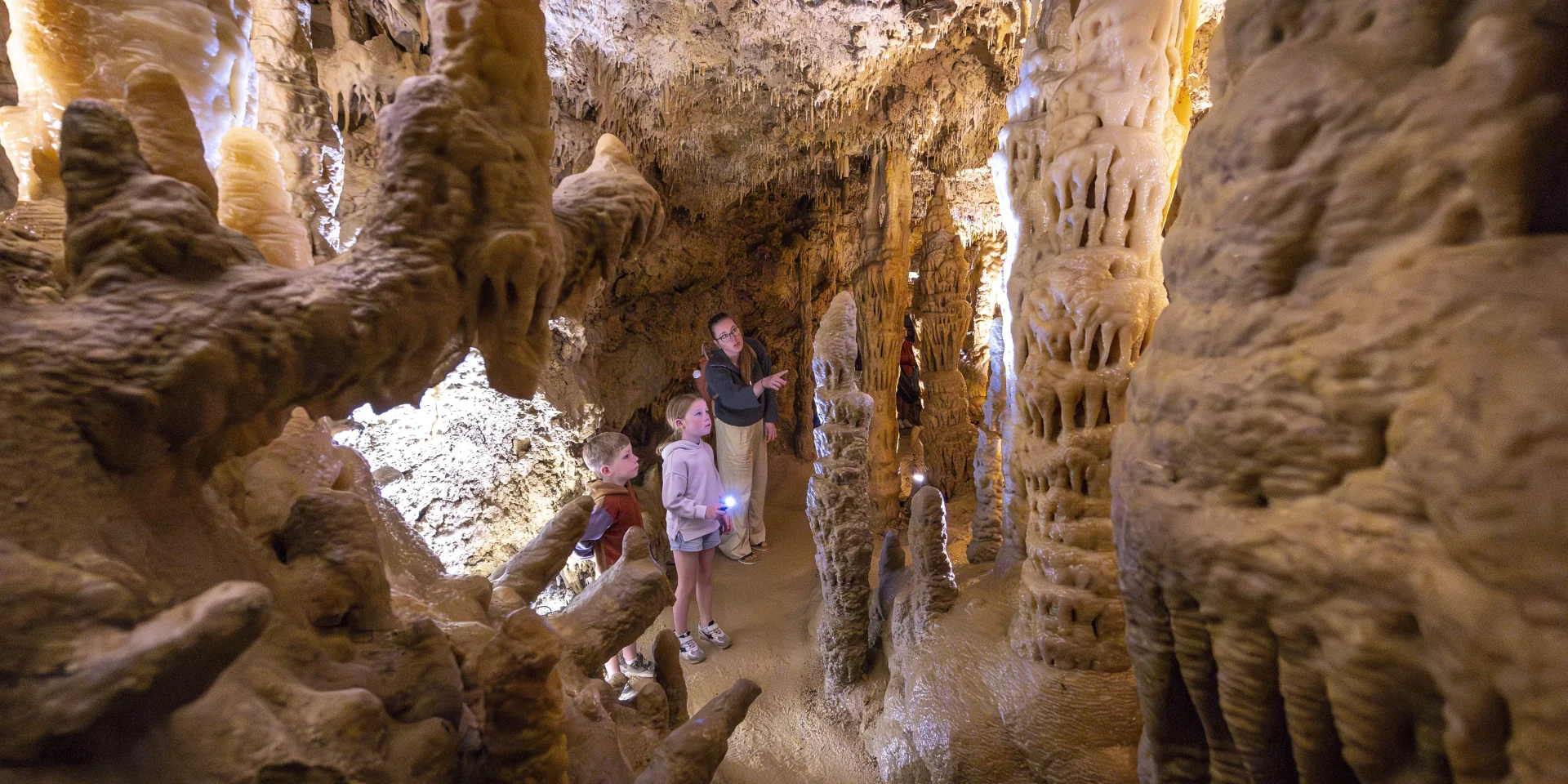 Grotte de Lastournelle, Sainte-Colombe-de-Villeneuve