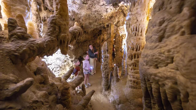 Grotte de Lastournelle, Sainte-Colombe-de-Villeneuve