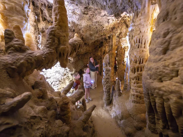 Grotte de Lastournelle, Sainte-Colombe-de-Villeneuve